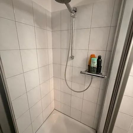Komfortable Auf Dem Hoechsten In Sued Lägenhet *